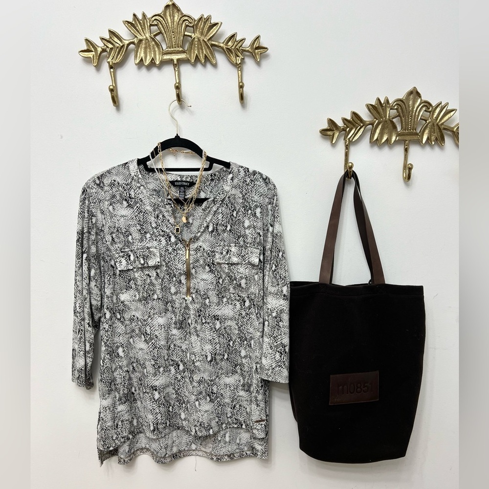 Ellen Tracy Black and White Blouse - Picture 2 of 3
